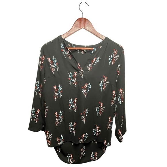 Daniel Rainn Tops - Daniel Rainn Womens Hi-Low Split Neck Blouse Top Size: S Color: Black Flora